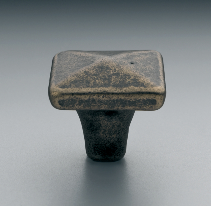 Dakota Square Knob