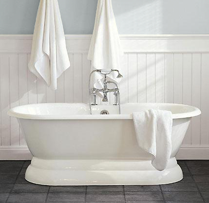 Palais Pedestal Soaking Tub and Tub Fill with Handheld Shower