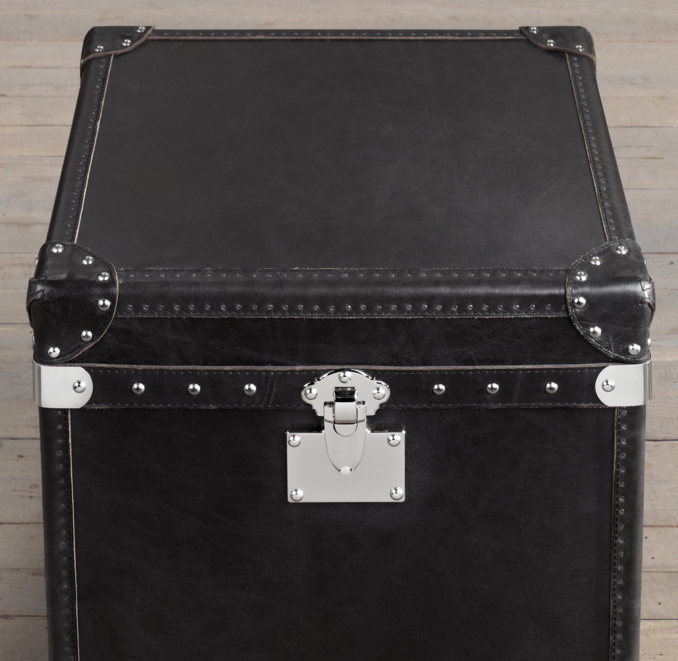 22" Mayfair Steamer Cube Trunk