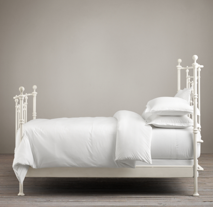 19th C. Quatrefoil Iron Bed Distressed White