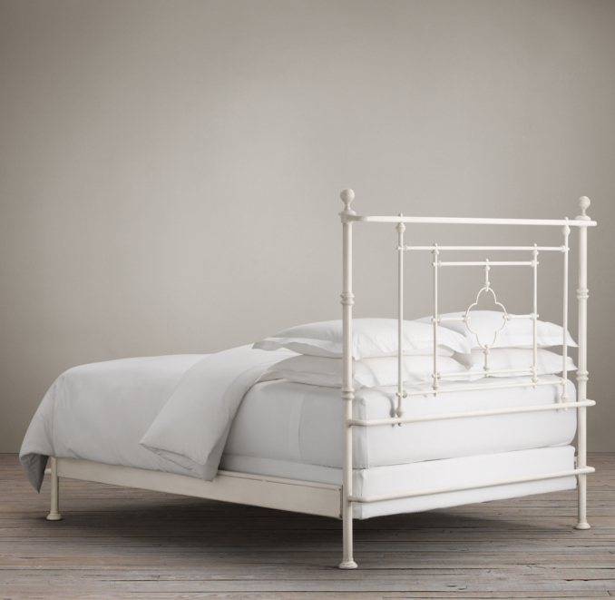19th C. Quatrefoil Iron Bed without Footboard Distressed White