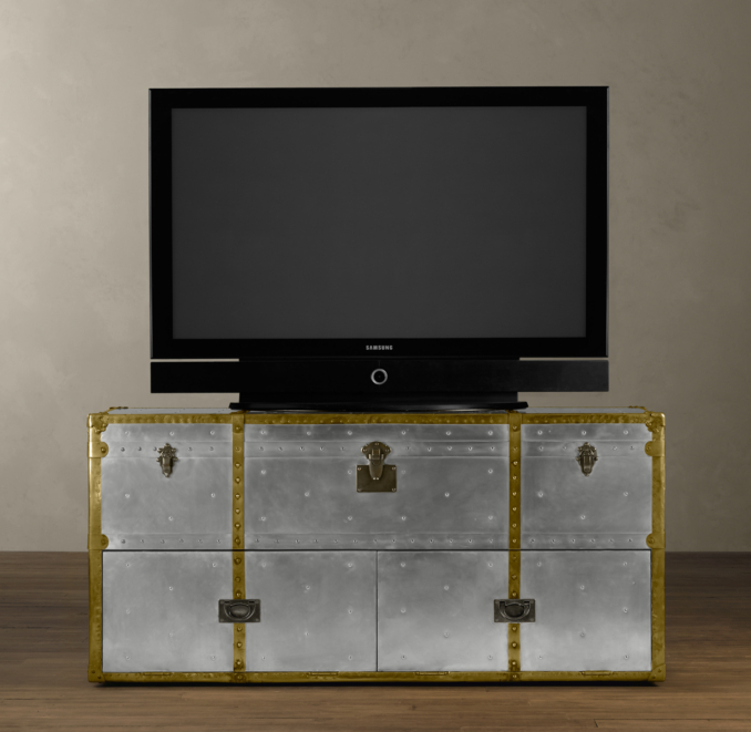 Aviator Media Trunk