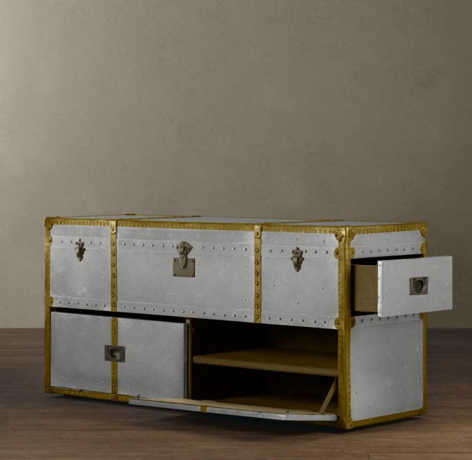 Aviator Media Trunk