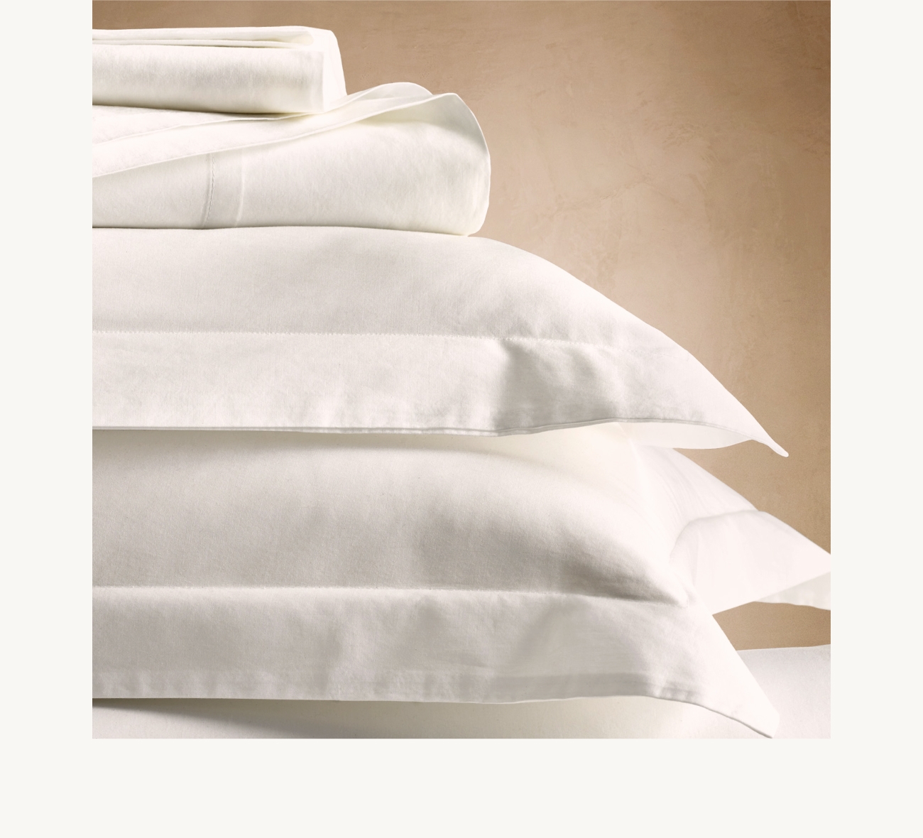 La Dolce Vita. Italian Heritage Washed Linen Bedding by Carlo Bertelli,  Florence. - Restoration Hardware