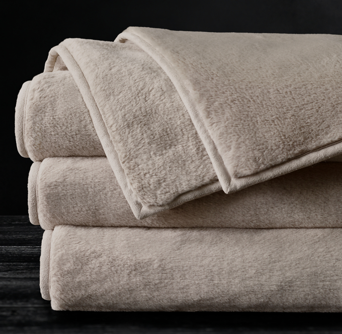 UltraFine Plush Throw