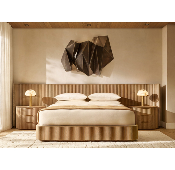 //media.restorationhardware.com/is/image/rhis/CO23SPR_028x029_K1060_RHR