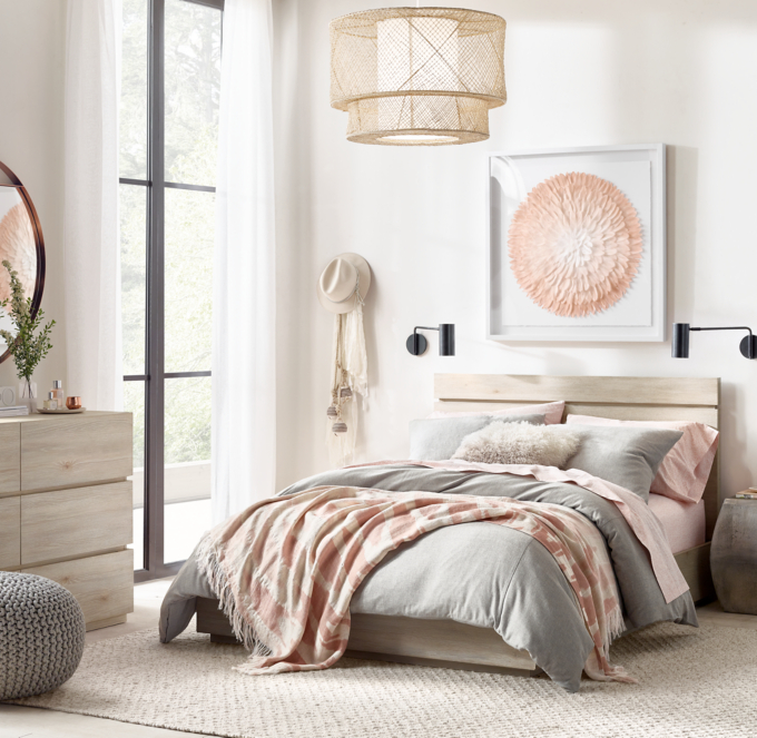 //media.restorationhardware.com/is/image/rhis/TN17FAL_MG5_p040x041_V1