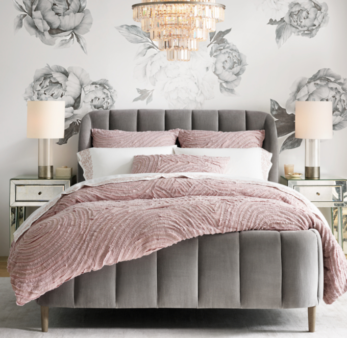 //media.restorationhardware.com/is/image/rhis/TN19FAL_FG25_p002x003