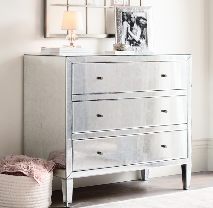 //media.restorationhardware.com/is/image/rhis/TN20FAL_040x041_FG25_V1_RHR