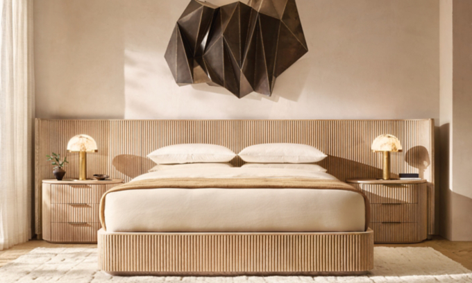 //media.restorationhardware.com/is/image/rhis/US24SPR_K1060_ByronExtHbBedroom