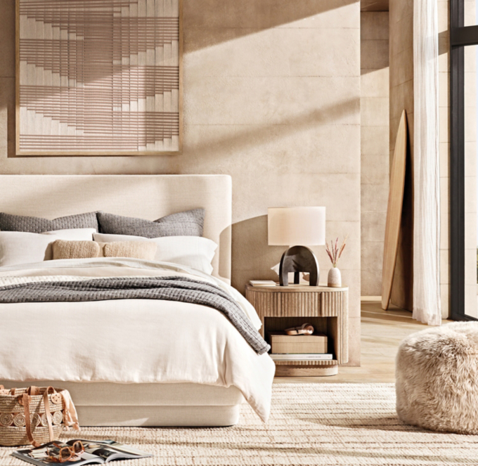 //media.restorationhardware.com/is/image/rhis/US24TNSPR_CM69_MulhollandFullyUPHBedroomMain_RHR