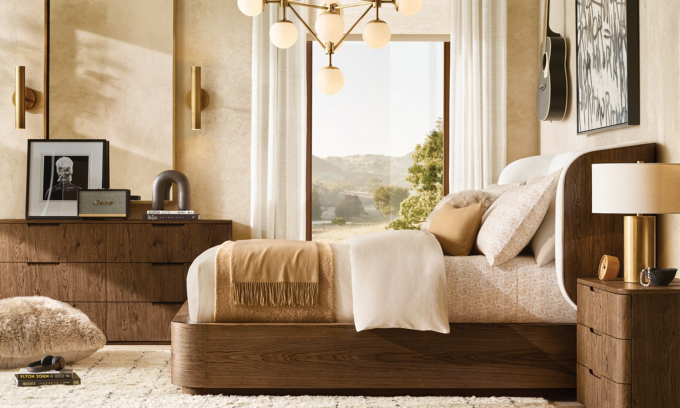 //media.restorationhardware.com/is/image/rhis/US24TNSPR_CO13_TomarCaramelBedroom