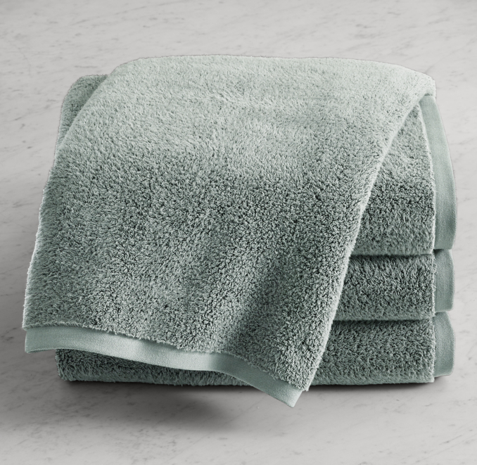 Front view of Ultra-Soft Turkish Cotton Bath Sheet 