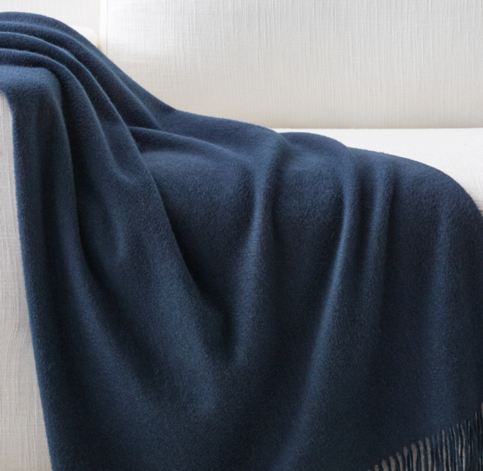 555-Gram Cashmere Throw