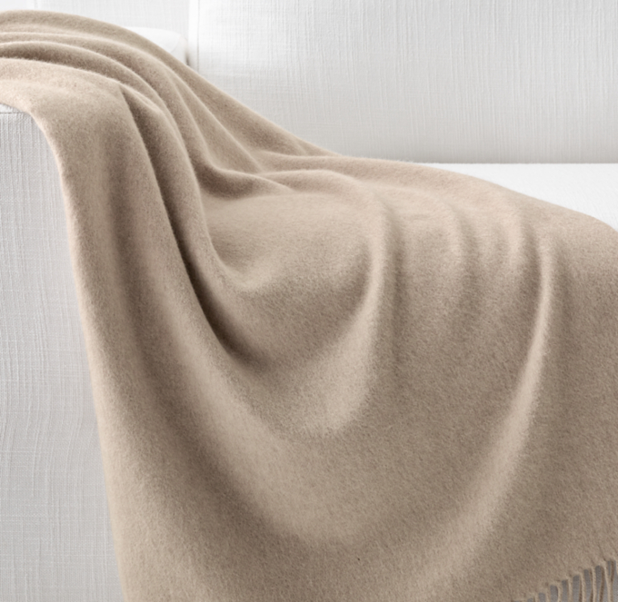 555-Gram Cashmere Throw