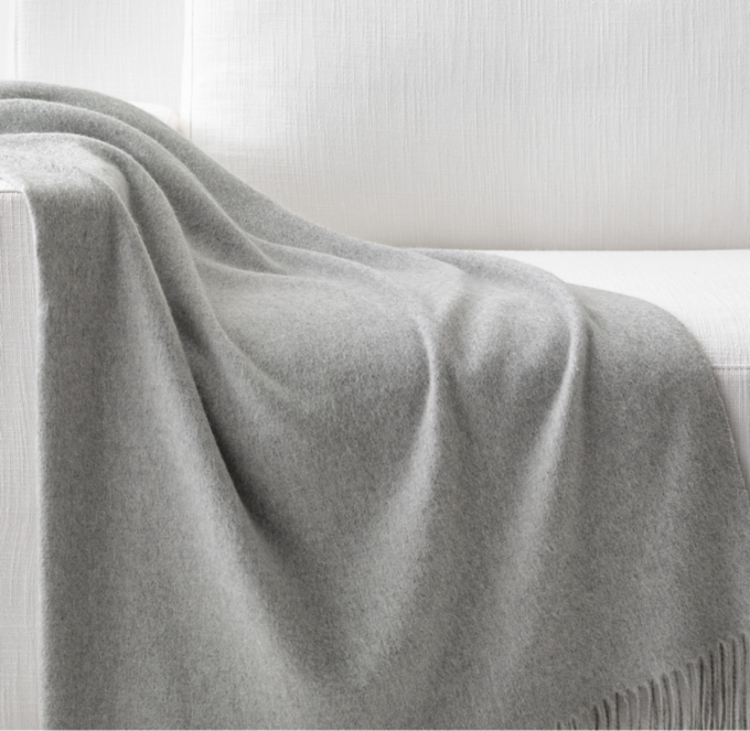 555-Gram Cashmere Throw