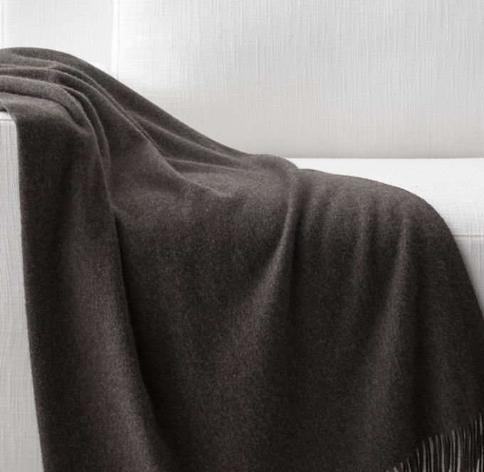 555-Gram Cashmere Throw