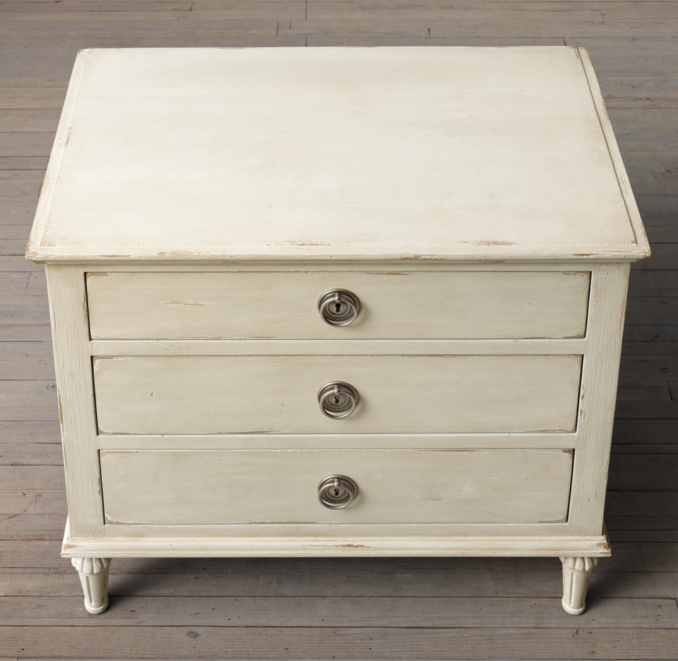 Maison 32" Closed Nightstand