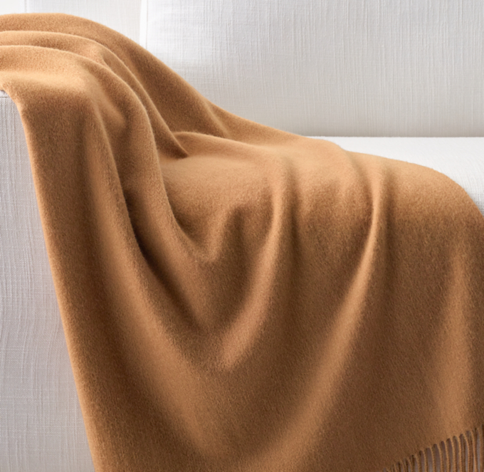 555-Gram Cashmere Throw