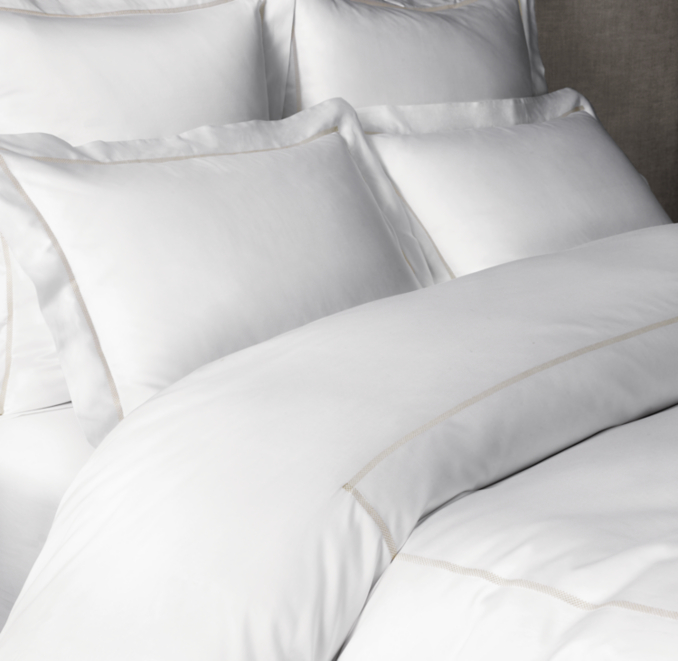 Front view of Italian Giza Cotton 700-Thread-Count Sateen Duvet Cover 