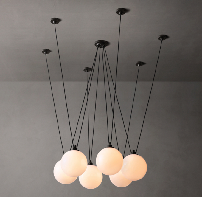 Les Acrobates De Gras Chandelier