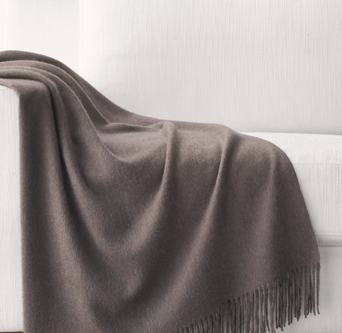 555-Gram Cashmere Throw