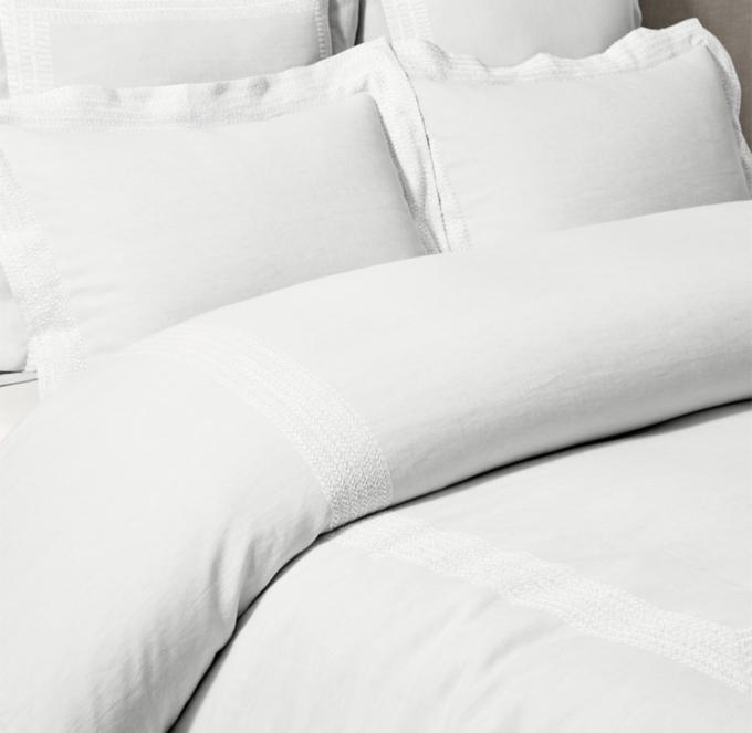 Eléa Hand-Embroidered Duvet