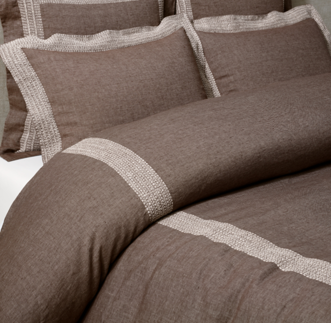 Eléa Hand-Embroidered Duvet