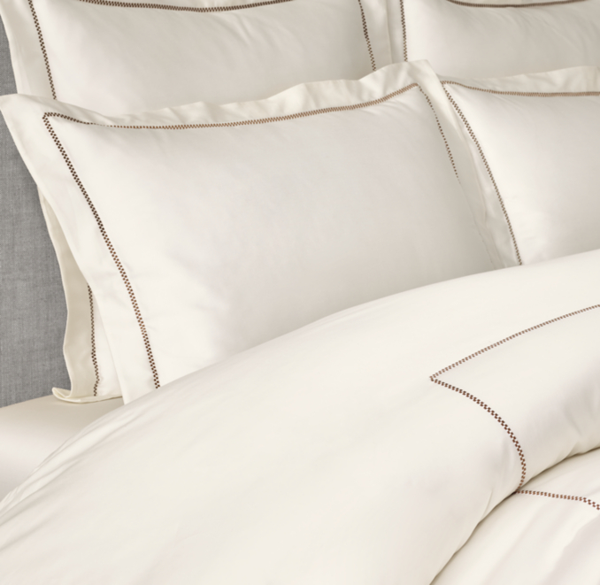 Shown in Ivory/Burnt Caramel.
