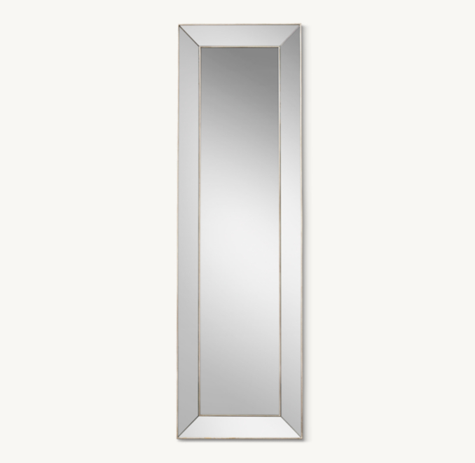 Front view of Alto Mirror 