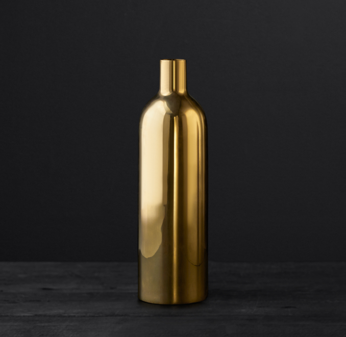 Front view of Via Fondazza Vase - Model B 